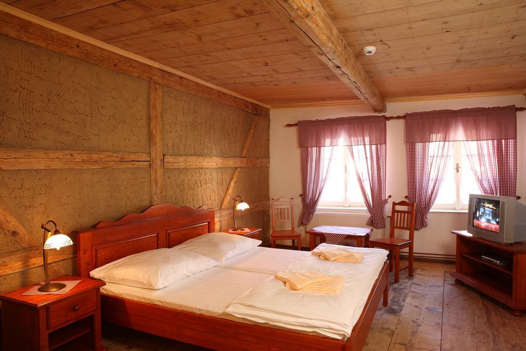 Hradni Basta Hotel Bečov nad Teplou Eksteriør billede
