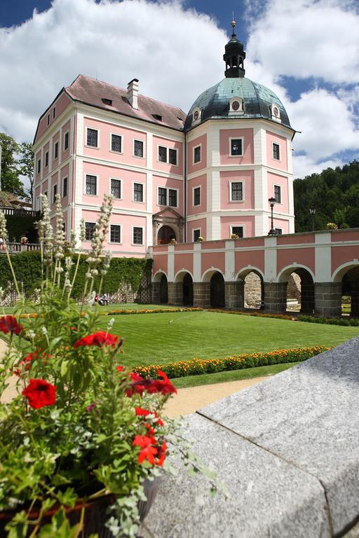 Hradni Basta Hotel Bečov nad Teplou Eksteriør billede