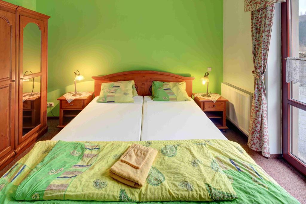 Hradni Basta Hotel Bečov nad Teplou Eksteriør billede