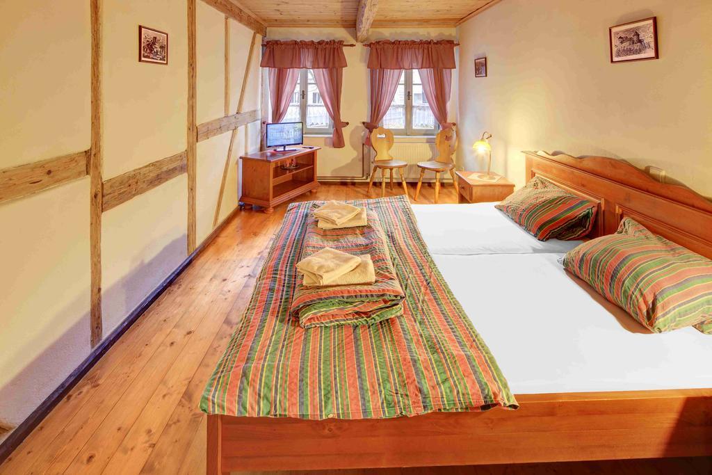 Hradni Basta Hotel Bečov nad Teplou Eksteriør billede