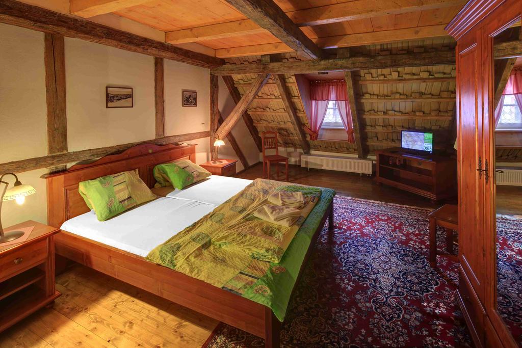 Hradni Basta Hotel Bečov nad Teplou Eksteriør billede