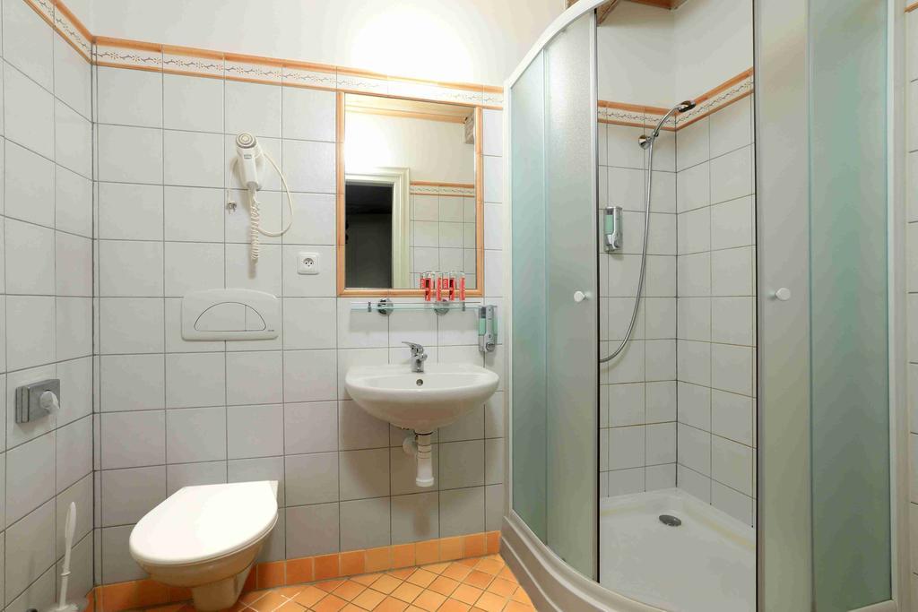 Hradni Basta Hotel Bečov nad Teplou Eksteriør billede