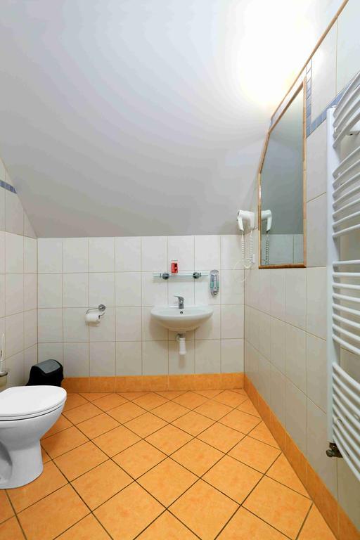 Hradni Basta Hotel Bečov nad Teplou Eksteriør billede
