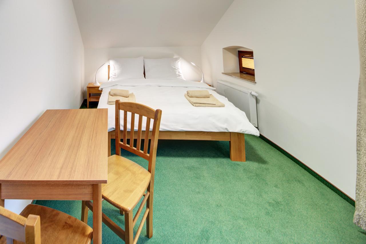 Hradni Basta Hotel Bečov nad Teplou Eksteriør billede