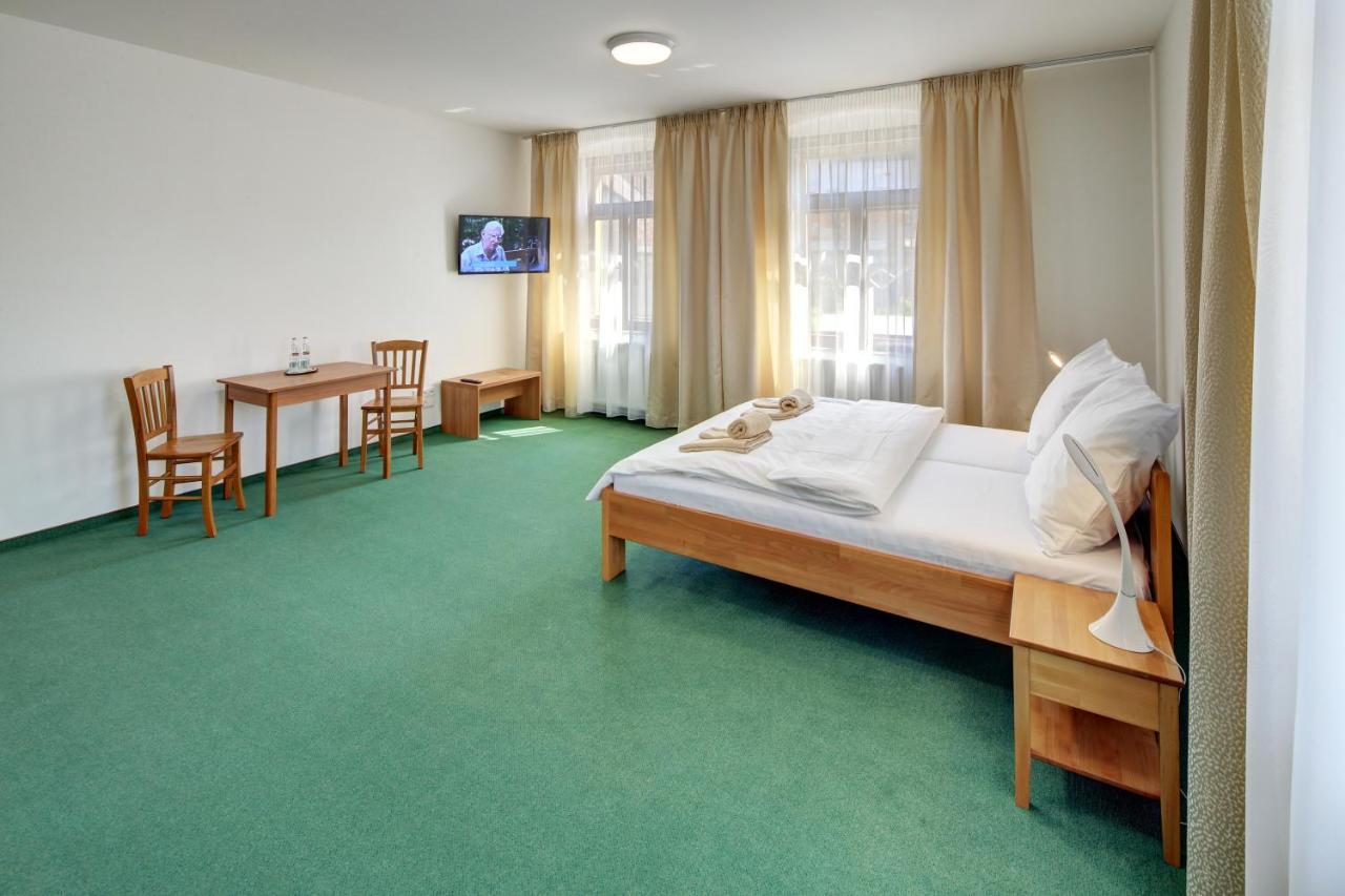 Hradni Basta Hotel Bečov nad Teplou Eksteriør billede