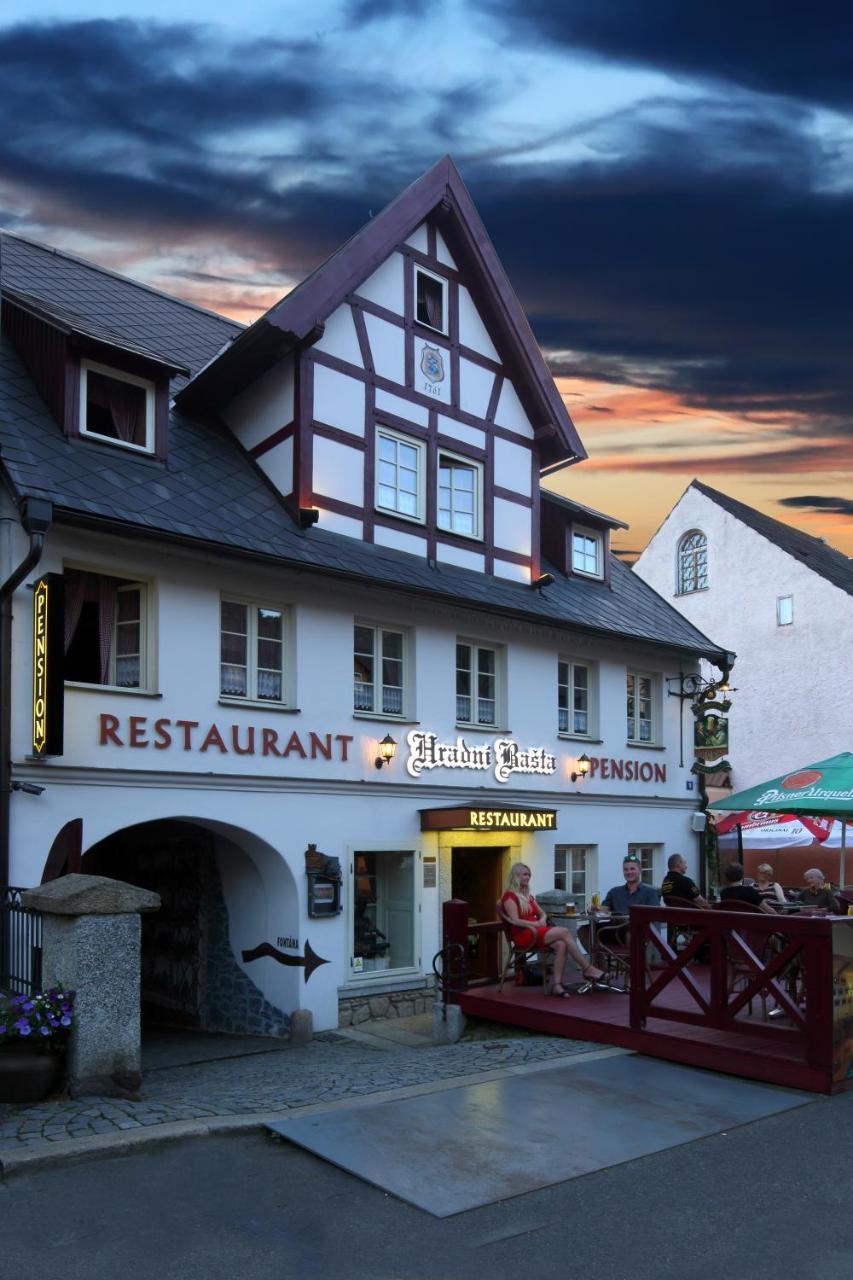 Hradni Basta Hotel Bečov nad Teplou Eksteriør billede