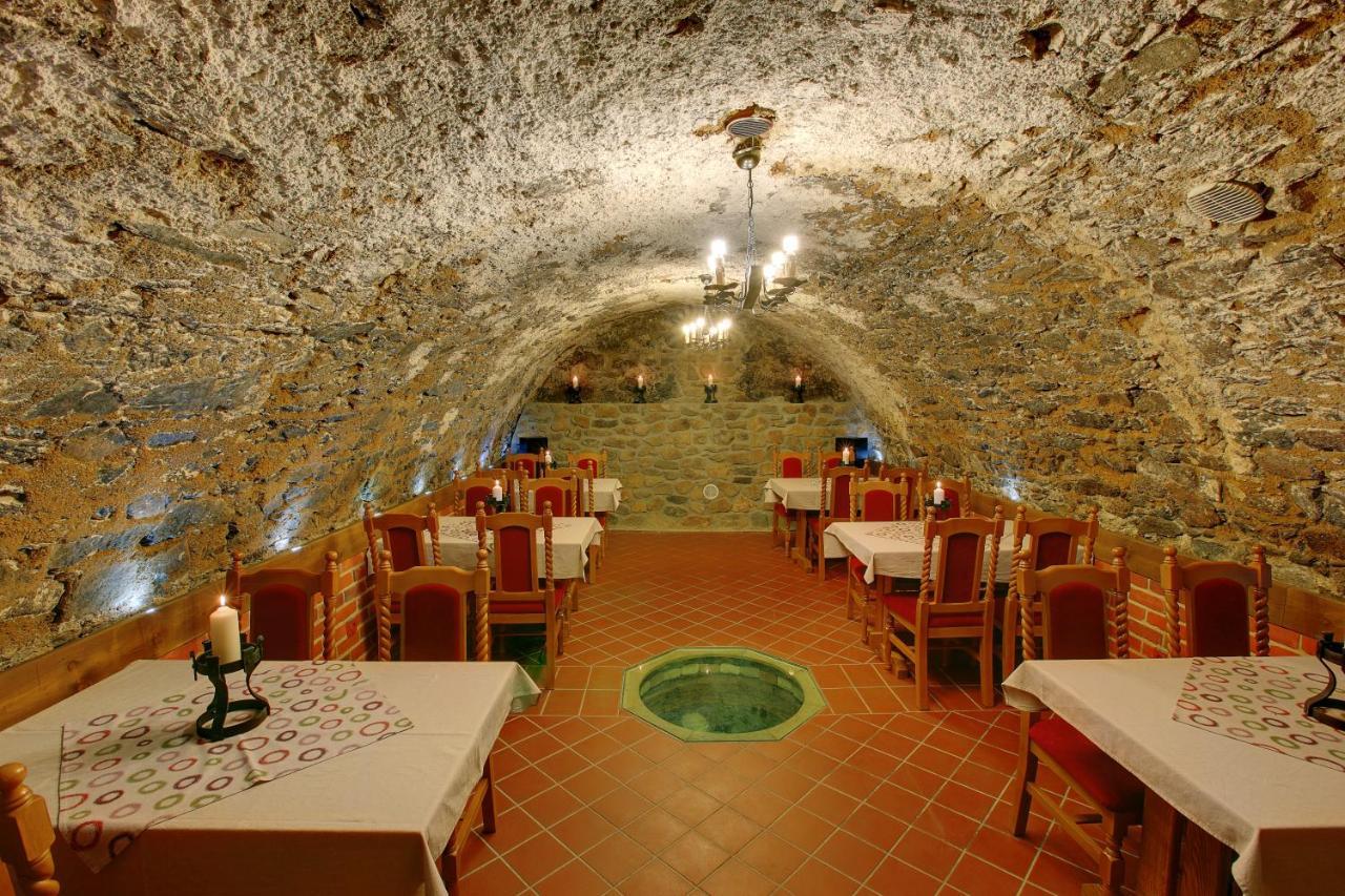 Hradni Basta Hotel Bečov nad Teplou Eksteriør billede